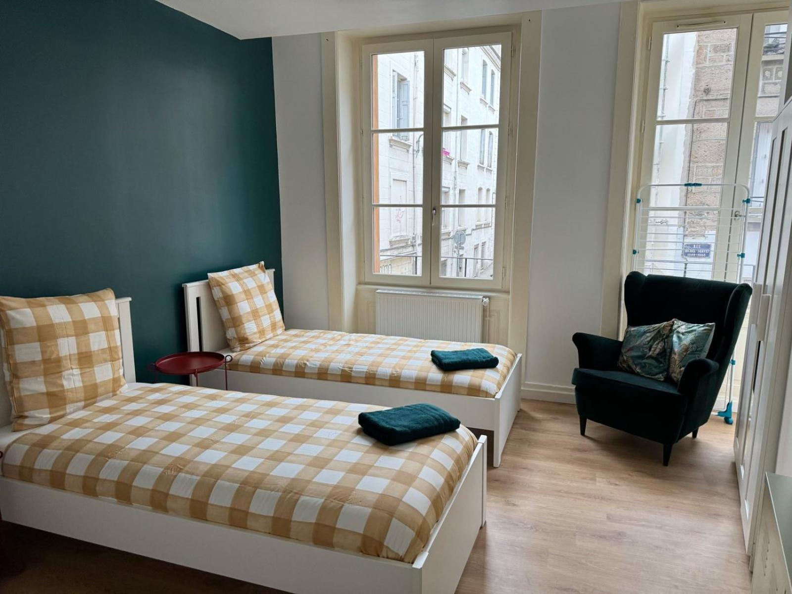 24 Chic & Cosy Grand Appart 88M2 Parking Gratuit Hypercentre Netflix Saint-Etienne  Exterior photo